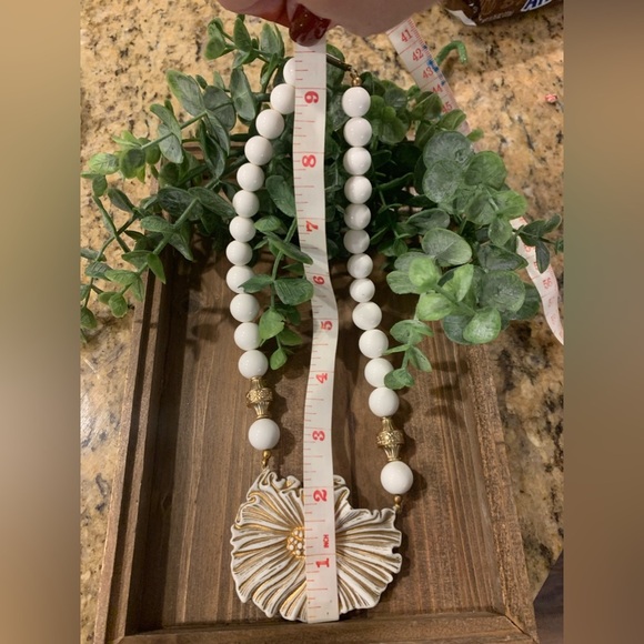 Vintage Floral Beaded Necklace - Picture 5 of 5